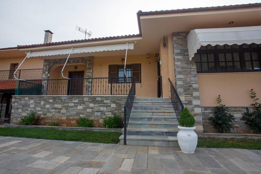 Βίλα Για Όλες Τις Εποχές Του Χρόνου Kozani Exteriör bild