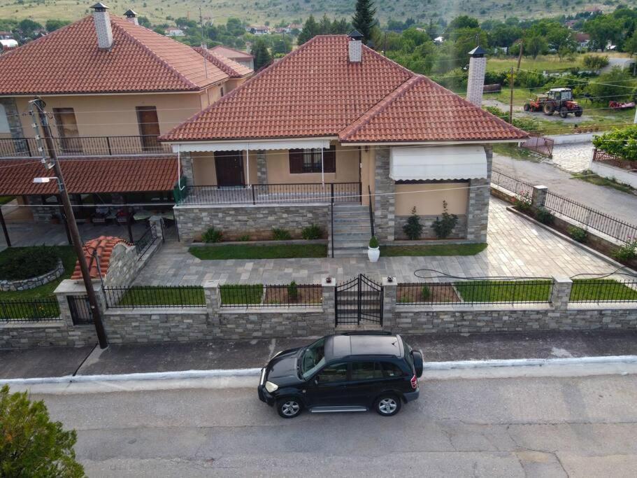 Βίλα Για Όλες Τις Εποχές Του Χρόνου Kozani Exteriör bild