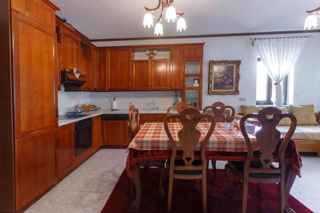 Βίλα Για Όλες Τις Εποχές Του Χρόνου Kozani Exteriör bild